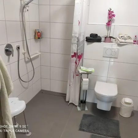 125m² Terrassenwohnung Mit Fuldablick, Sauna & Schwimmbad 아파트 카셀