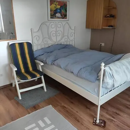 125m² Terrassenwohnung Mit Fuldablick, Sauna & Schwimmbad 아파트